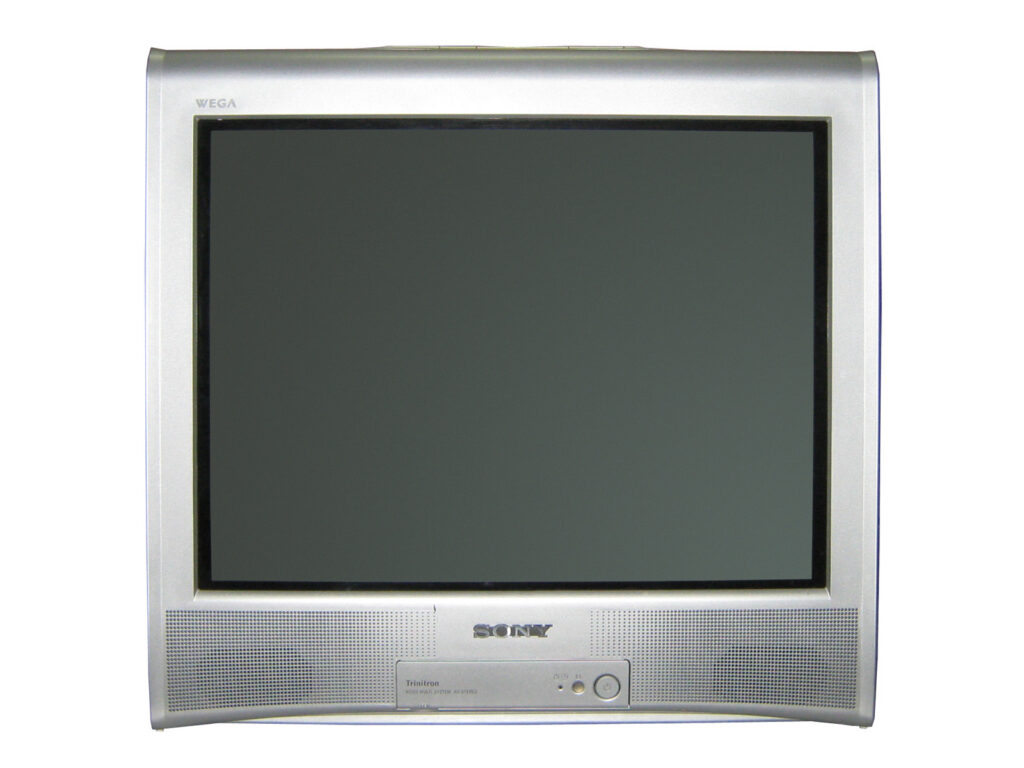 Stříbrný televizor Sony s vypnutou obrazovkou.